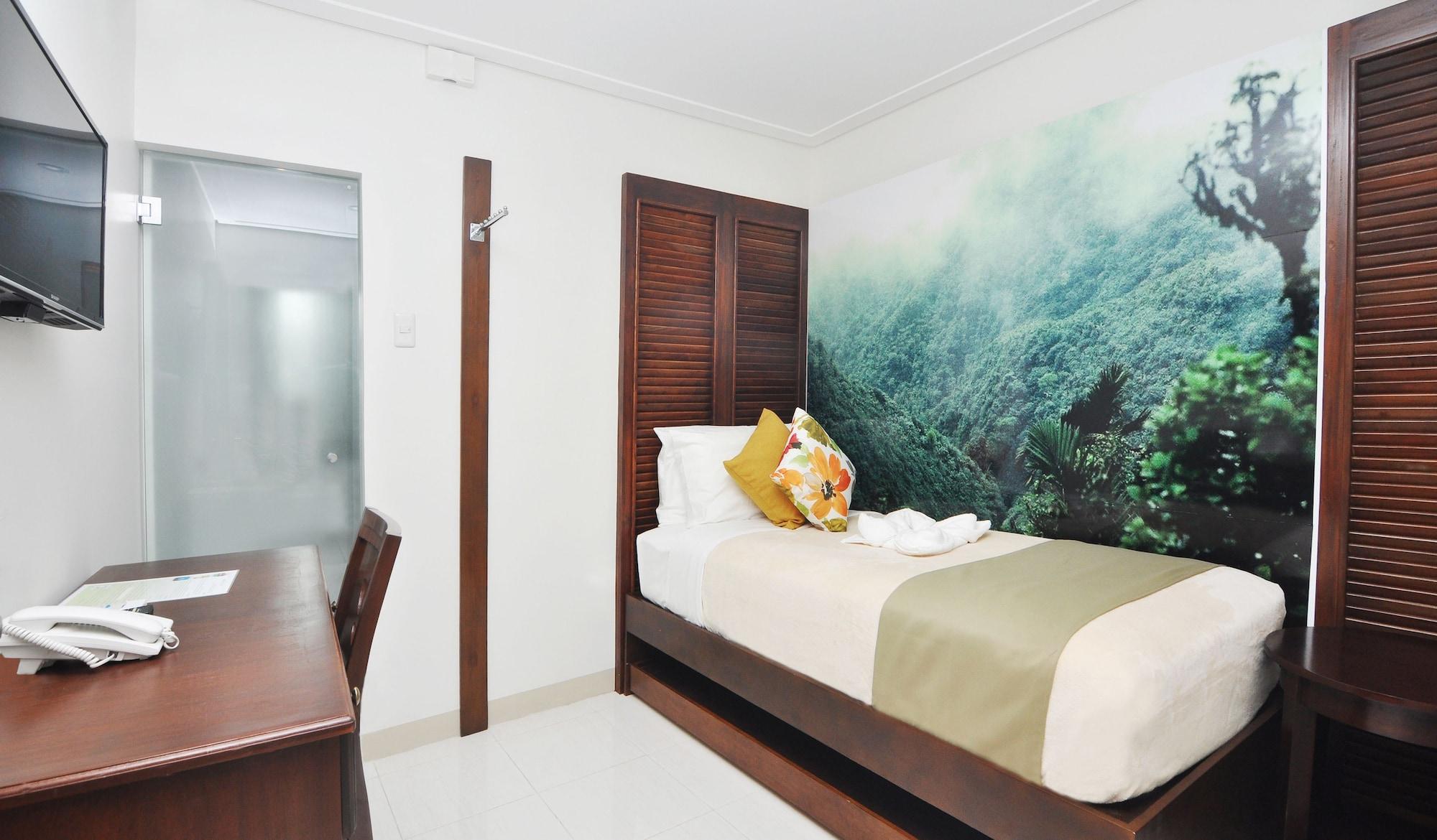 717 Cesar Place Hotel Tagbilaran Extérieur photo