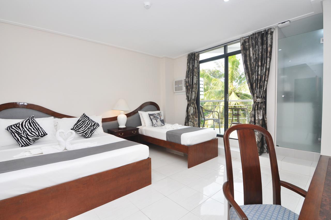 717 Cesar Place Hotel Tagbilaran Extérieur photo