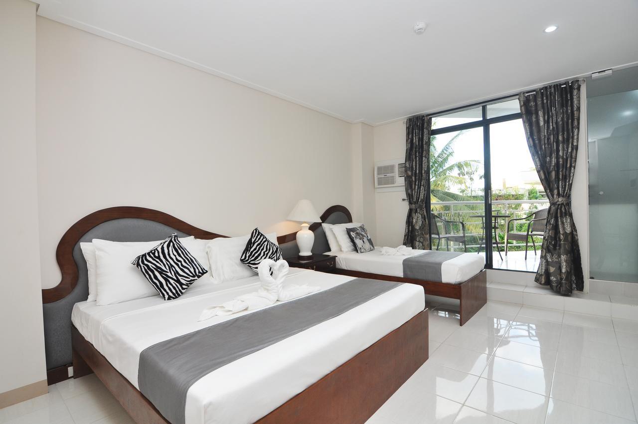 717 Cesar Place Hotel Tagbilaran Extérieur photo