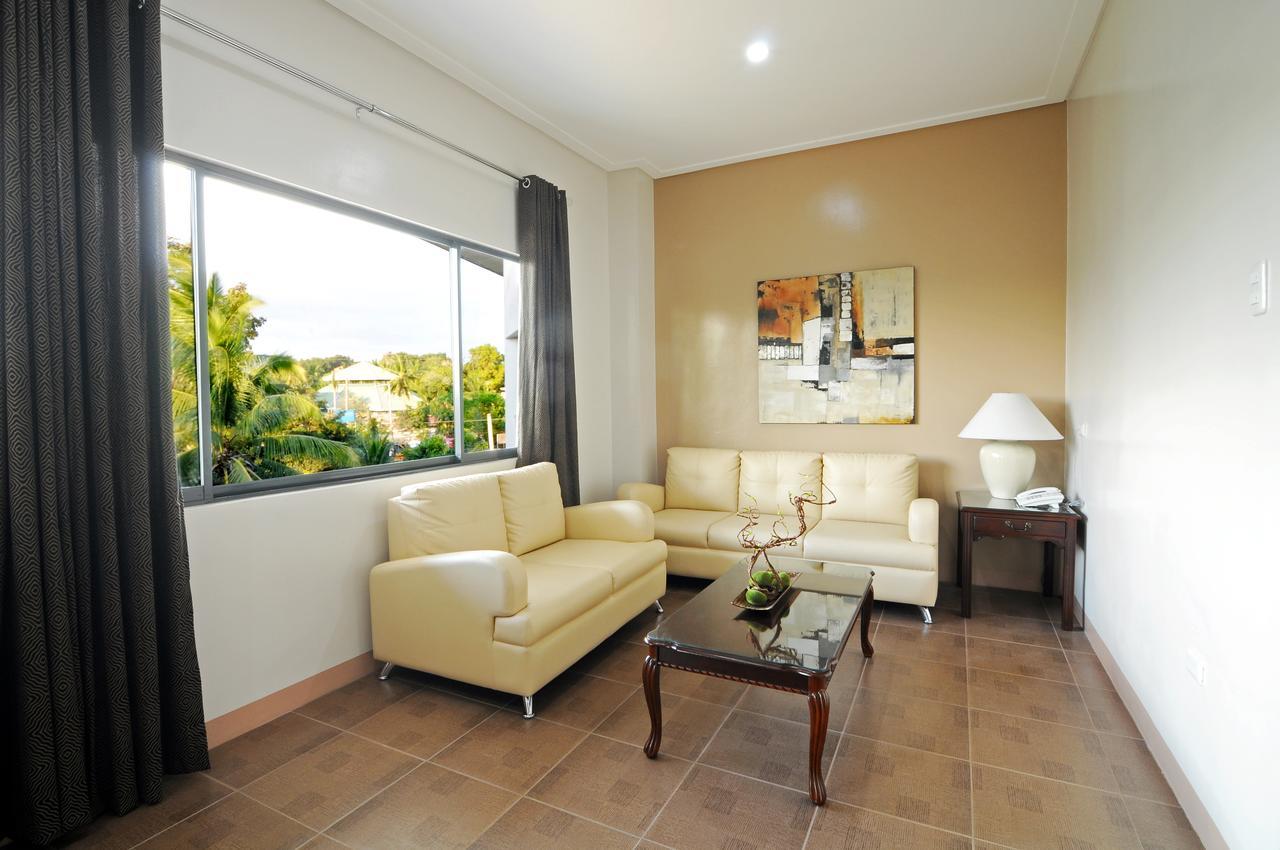 717 Cesar Place Hotel Tagbilaran Extérieur photo